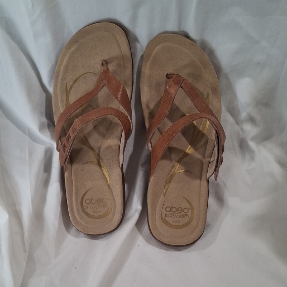 Abeo Women's Tan Sandals Size 7 - Picture 3 of 6